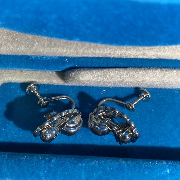 ANTIQUE EARRINGS. SET OF 2 screw on earrings. Brilliant blue stones. - Picture 7 of 9